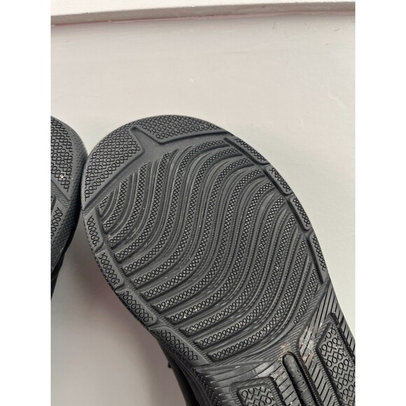 Clove Aeros Aurora Shoes for Nurses Limited Size 7.5 Black Halographic Excellent - Picture 2 of 7